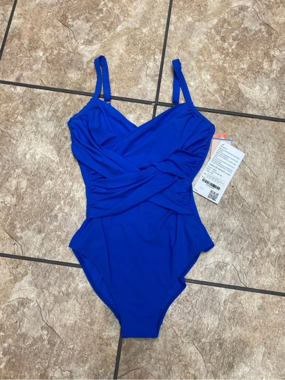 NEW Diva Rachel Pappo Twist Front Swimsuit D Cup Size 10